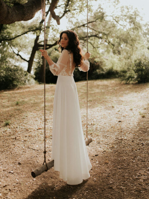 Robe avec haut transparent à broderies décolleté dos